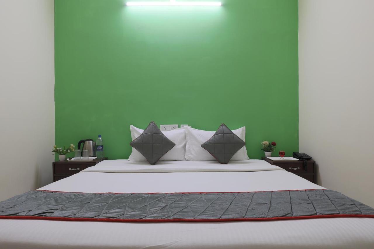Green Tree Hotel-Near Vfs Global And Ramee Mall Ченнаи Экстерьер фото
