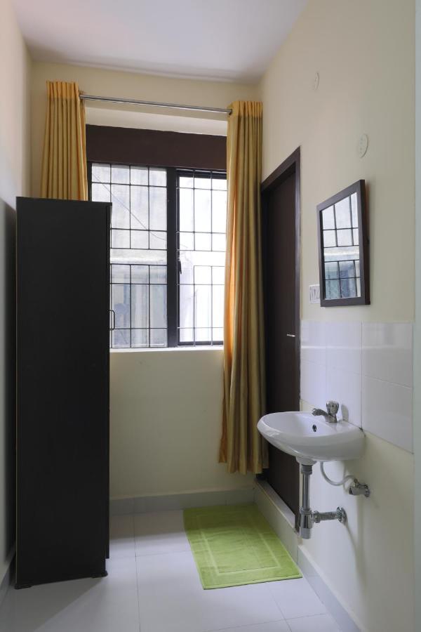 Green Tree Hotel-Near Vfs Global And Ramee Mall Ченнаи Экстерьер фото