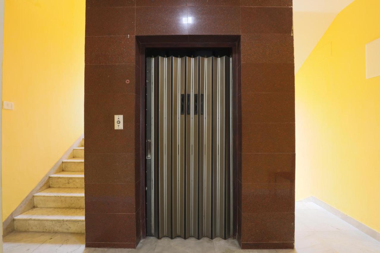 Green Tree Hotel-Near Vfs Global And Ramee Mall Ченнаи Экстерьер фото