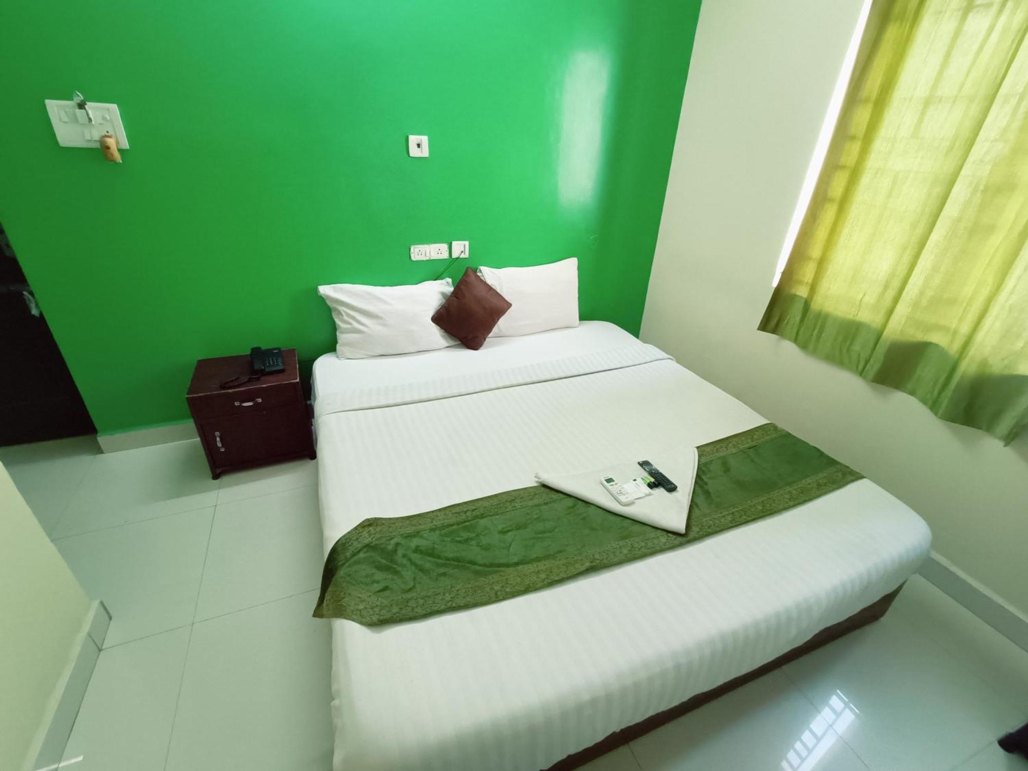 Green Tree Hotel-Near Vfs Global And Ramee Mall Ченнаи Экстерьер фото