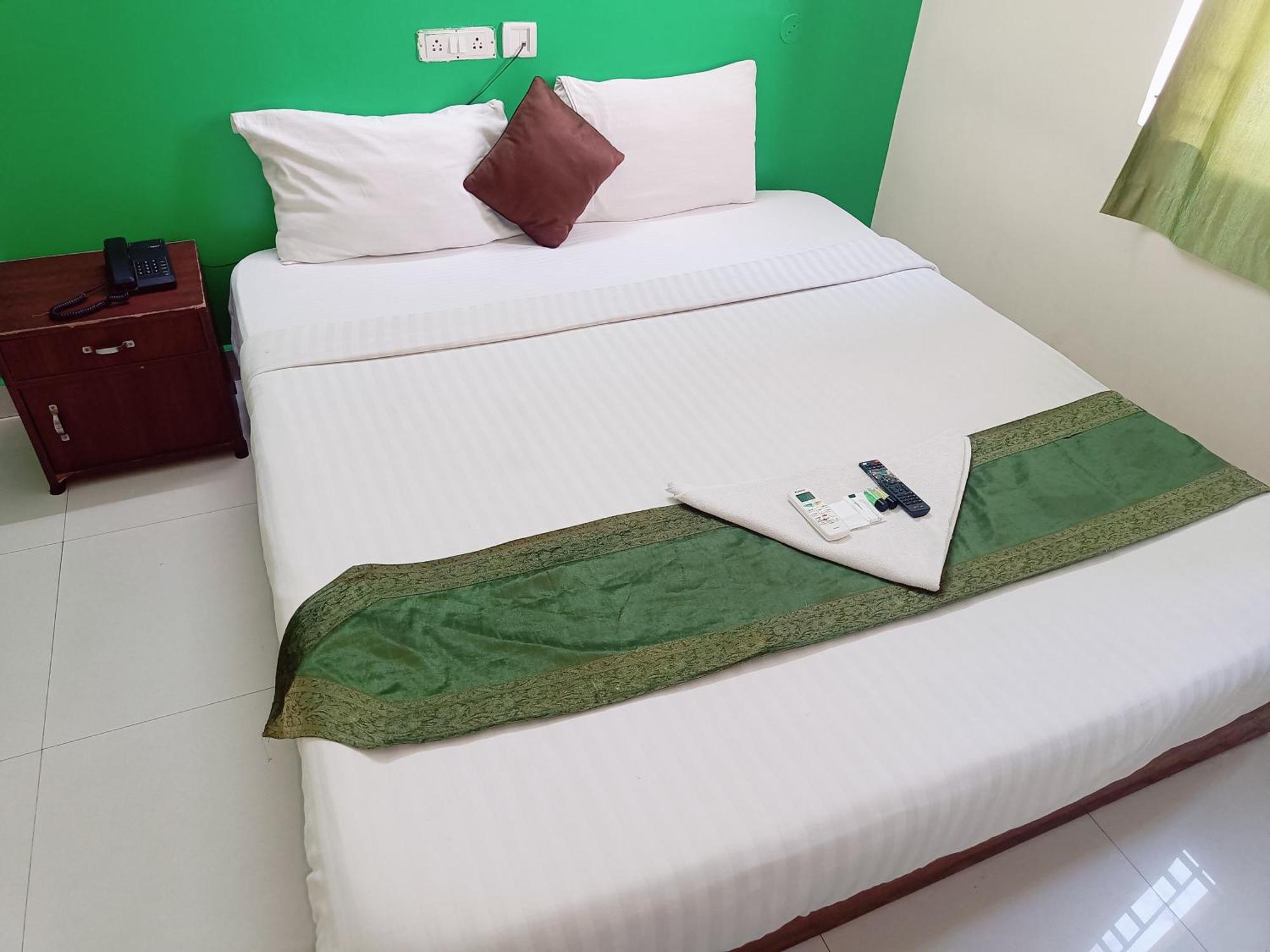 Green Tree Hotel-Near Vfs Global And Ramee Mall Ченнаи Экстерьер фото